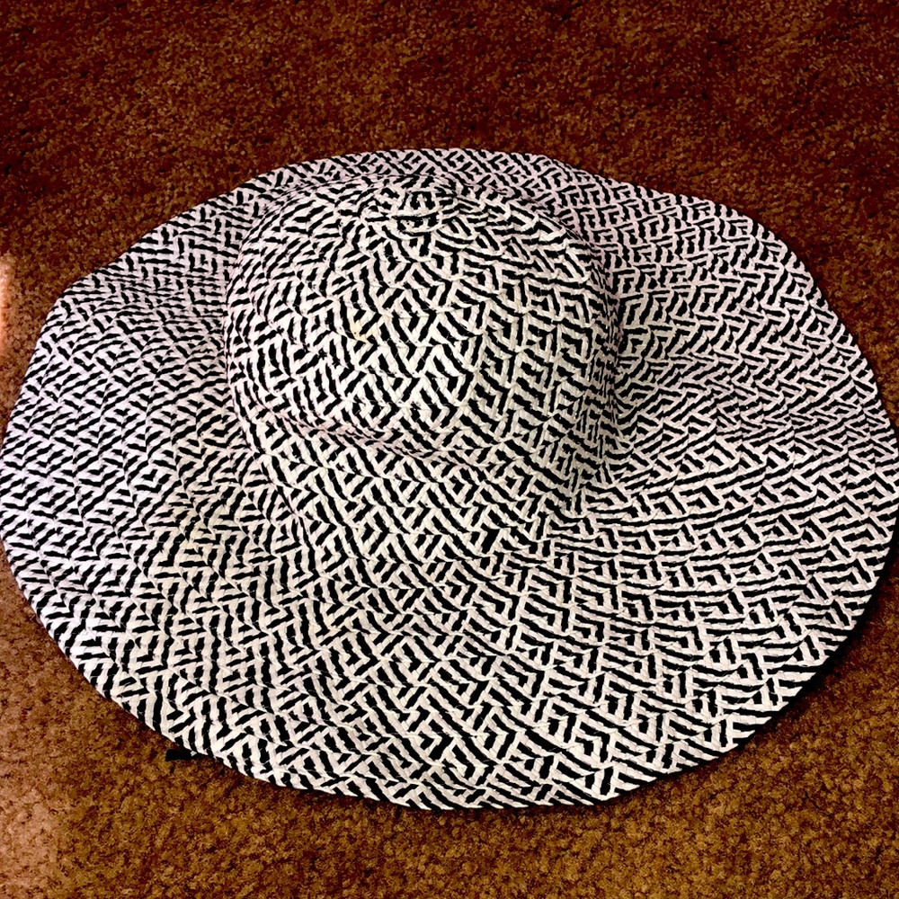 Woven woman’s hat